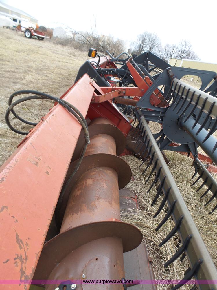 image for item J7678 1979 International 1440 combine