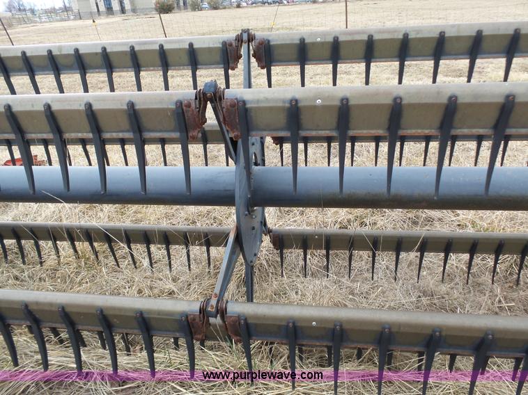 image for item J7678 1979 International 1440 combine