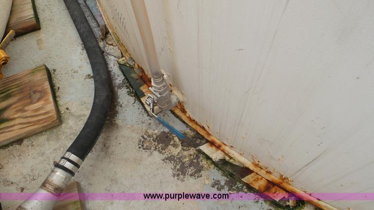 image for item J8437 Tank