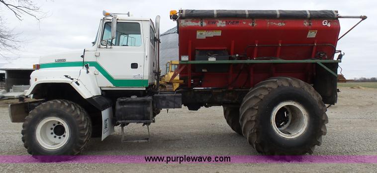 image for item K4274 1996 Ford LN8000 applicator truck