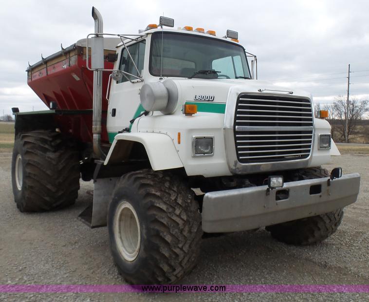 image for item K4274 1996 Ford LN8000 applicator truck
