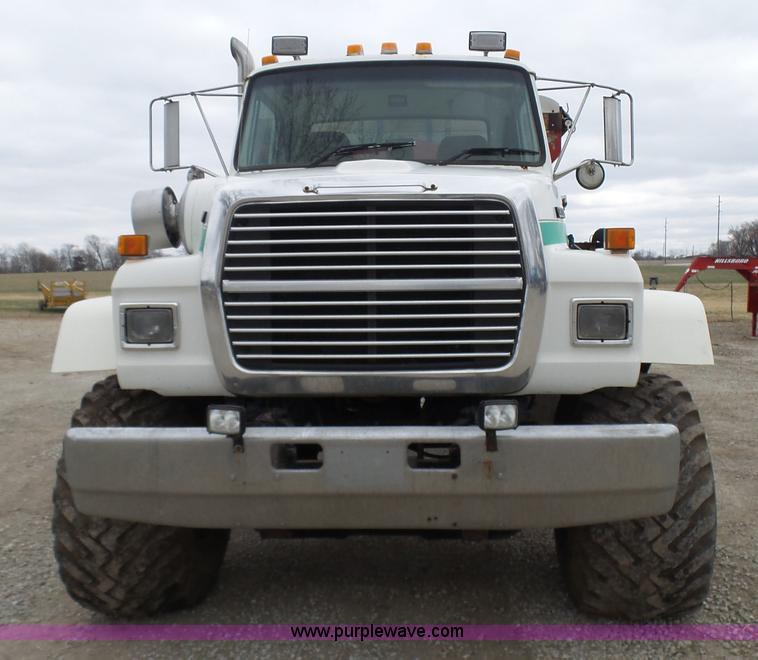 image for item K4274 1996 Ford LN8000 applicator truck