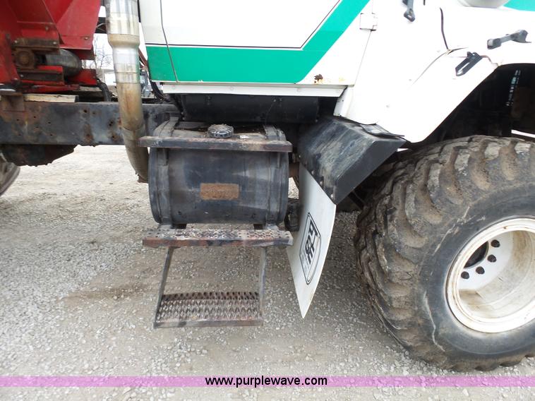 image for item K4274 1996 Ford LN8000 applicator truck