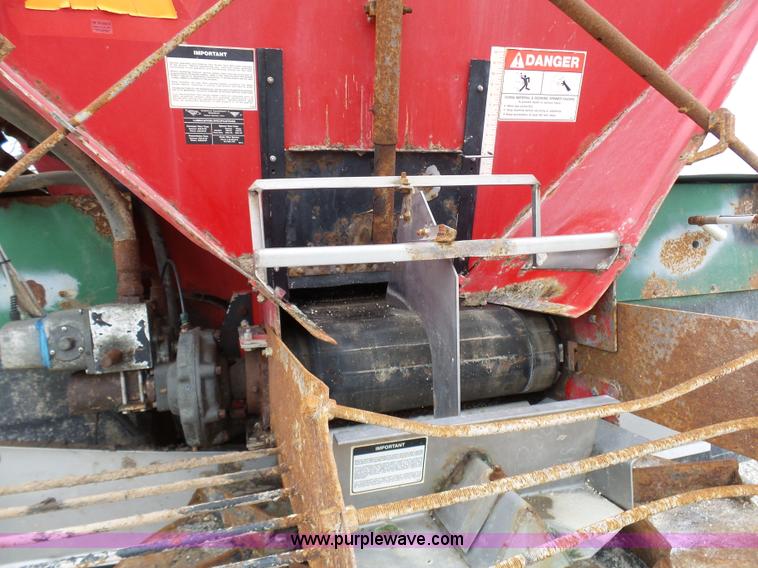 image for item K4274 1996 Ford LN8000 applicator truck