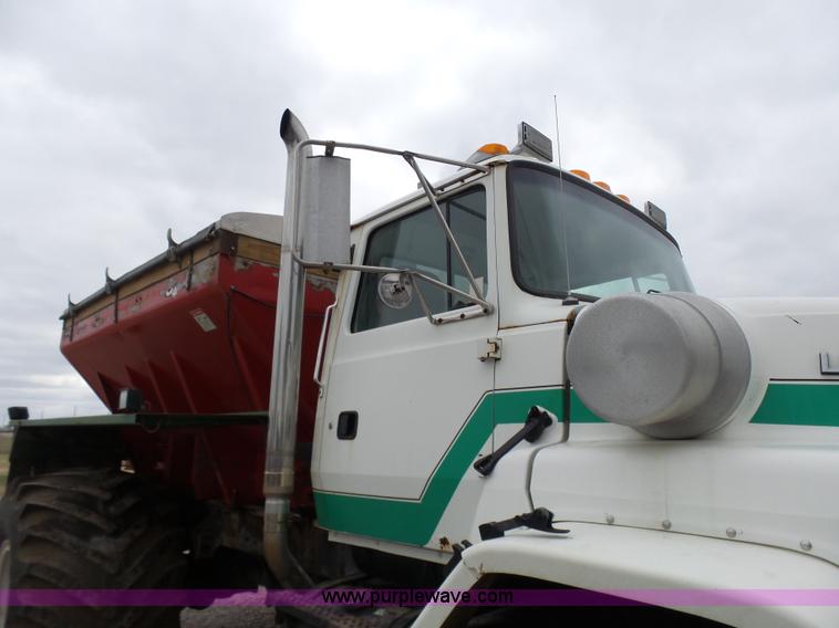 image for item K4274 1996 Ford LN8000 applicator truck