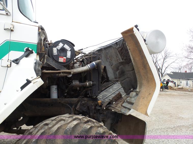 image for item K4274 1996 Ford LN8000 applicator truck