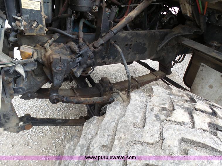 image for item K4274 1996 Ford LN8000 applicator truck