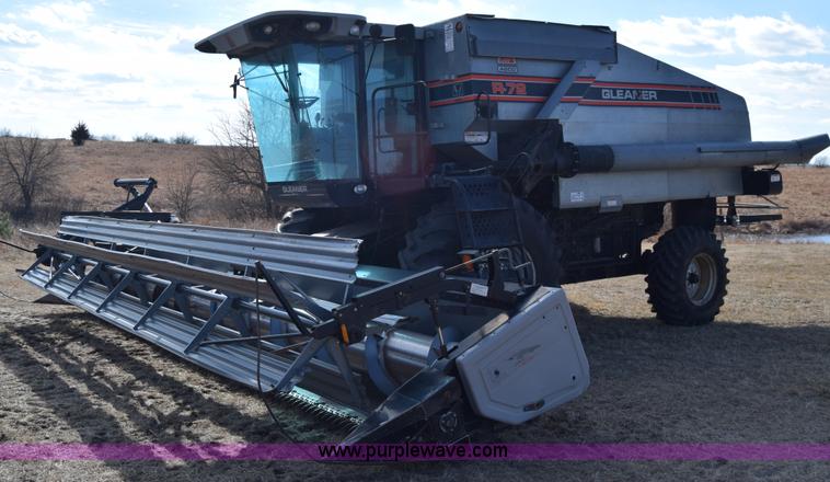 image for item K4406 1994 Gleaner R72 combine
