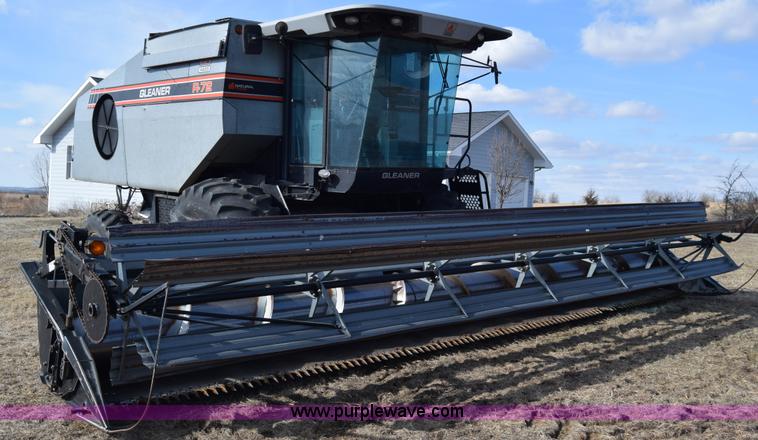 image for item K4406 1994 Gleaner R72 combine
