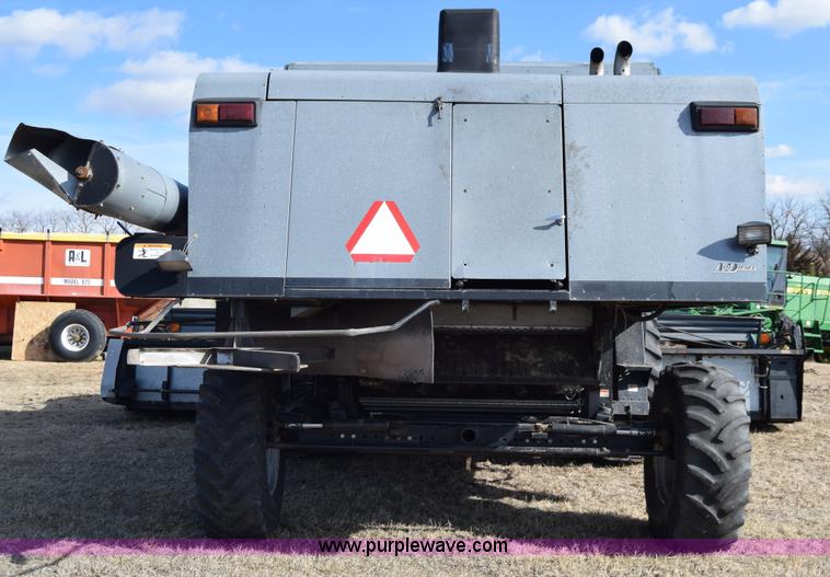 image for item K4406 1994 Gleaner R72 combine