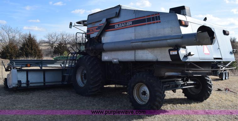 image for item K4406 1994 Gleaner R72 combine