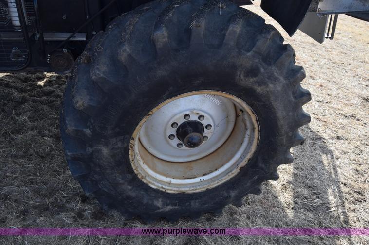 image for item K4406 1994 Gleaner R72 combine