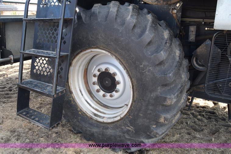 image for item K4406 1994 Gleaner R72 combine