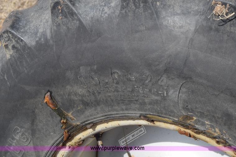 image for item K4406 1994 Gleaner R72 combine