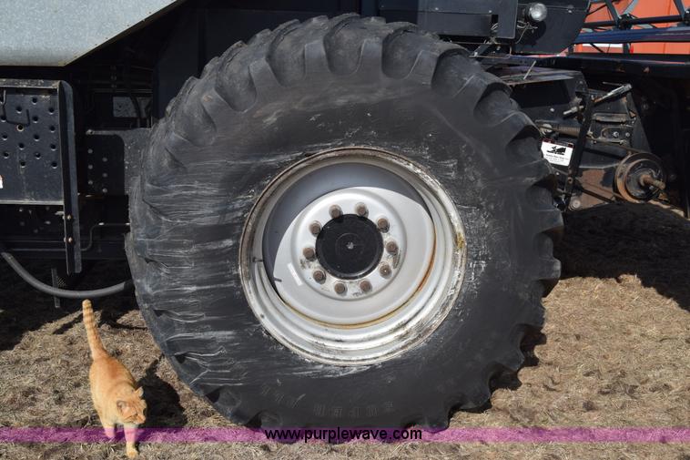 image for item K4406 1994 Gleaner R72 combine