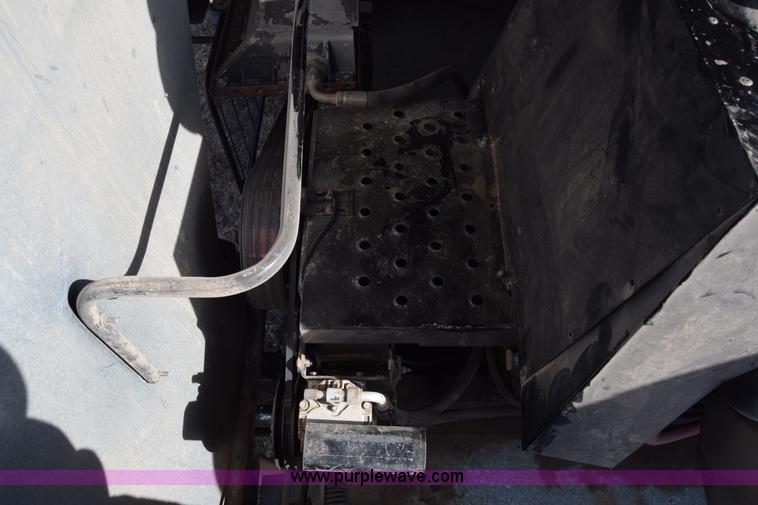 image for item K4406 1994 Gleaner R72 combine