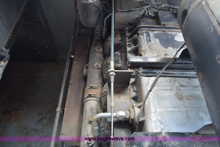 image for item K4406 1994 Gleaner R72 combine