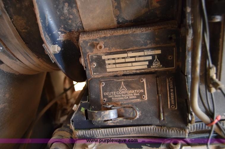 image for item K4406 1994 Gleaner R72 combine