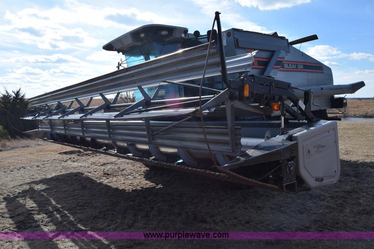 image for item K4406 1994 Gleaner R72 combine