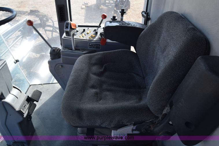 image for item K4406 1994 Gleaner R72 combine