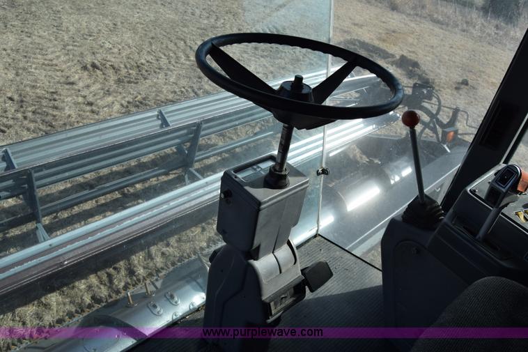 image for item K4406 1994 Gleaner R72 combine