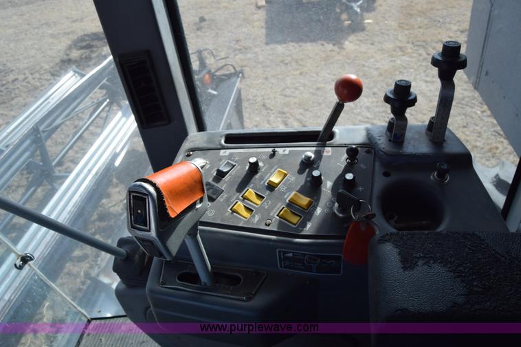 image for item K4406 1994 Gleaner R72 combine