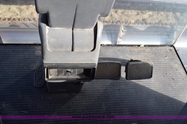 image for item K4406 1994 Gleaner R72 combine