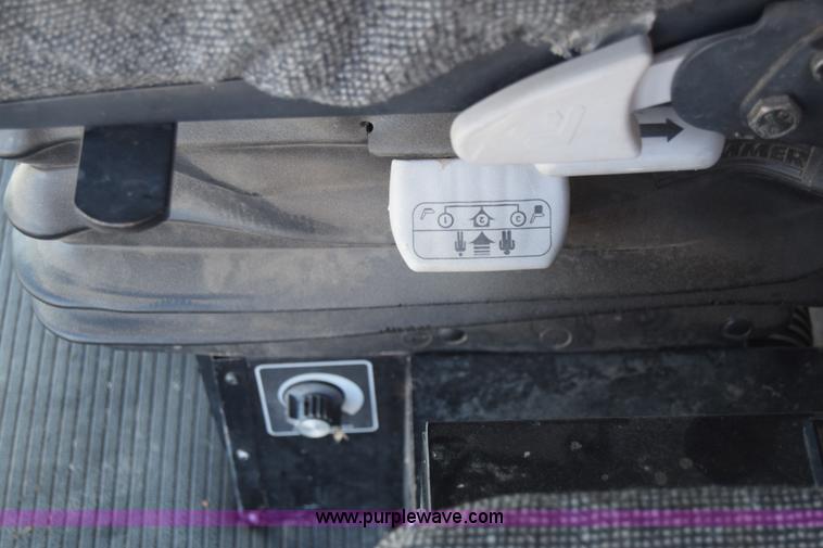 image for item K4406 1994 Gleaner R72 combine