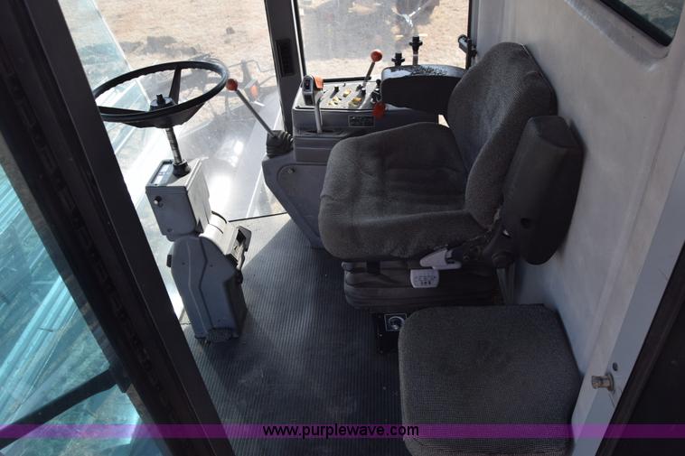 image for item K4406 1994 Gleaner R72 combine