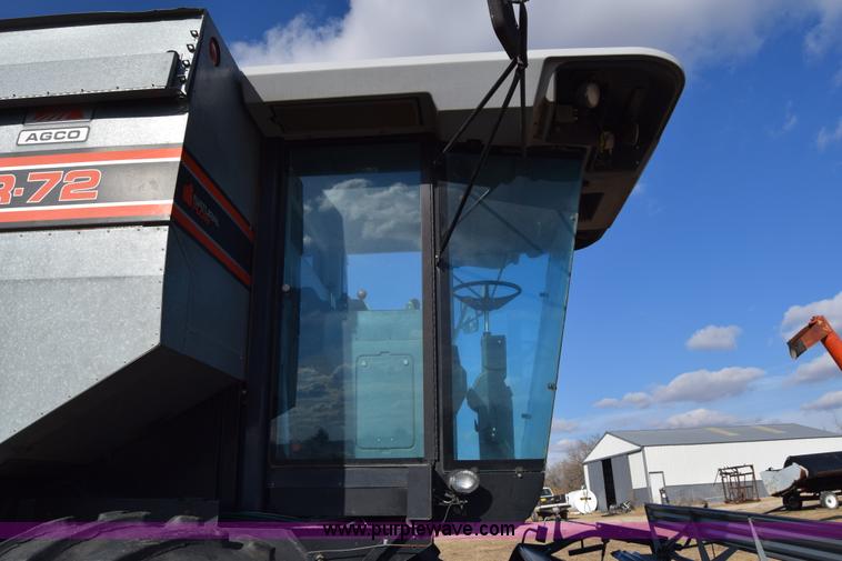 image for item K4406 1994 Gleaner R72 combine