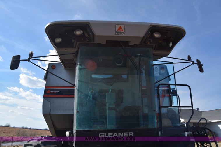 image for item K4406 1994 Gleaner R72 combine