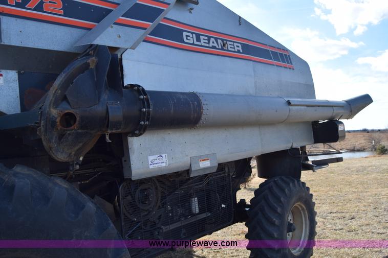 image for item K4406 1994 Gleaner R72 combine