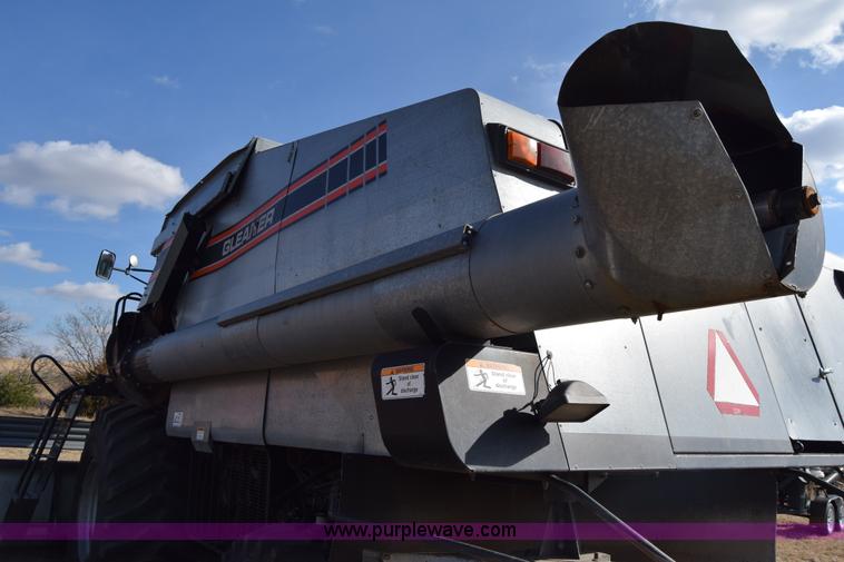 image for item K4406 1994 Gleaner R72 combine