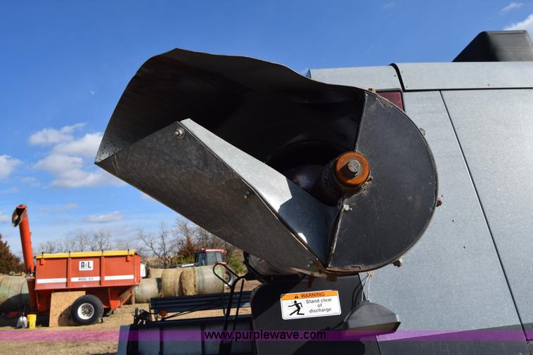 image for item K4406 1994 Gleaner R72 combine