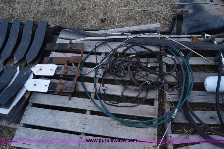 image for item K4406 1994 Gleaner R72 combine