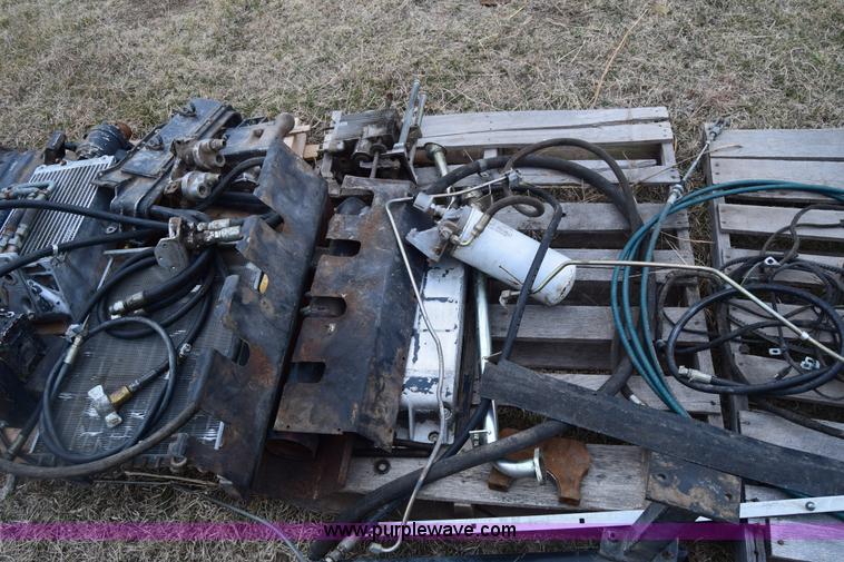 image for item K4406 1994 Gleaner R72 combine