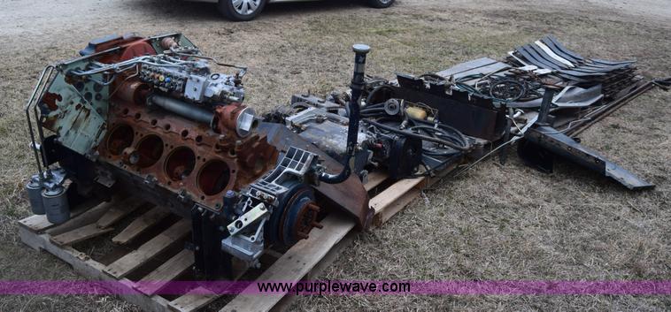 image for item K4406 1994 Gleaner R72 combine