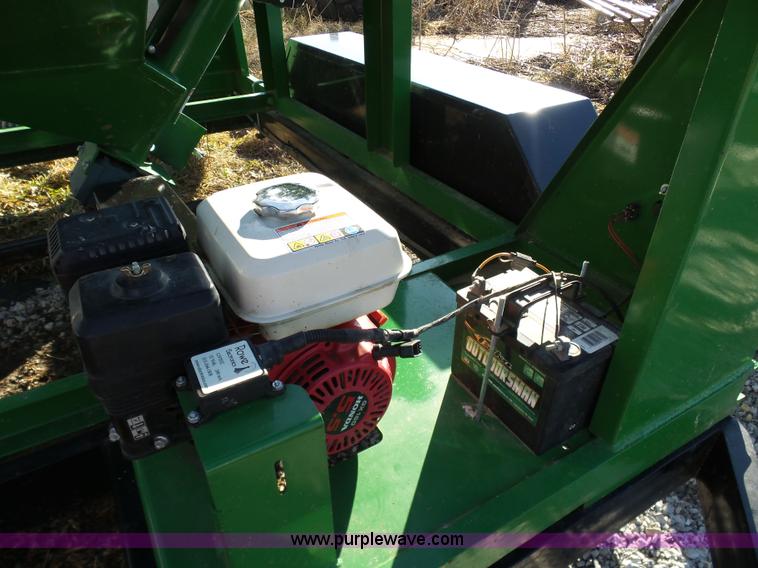 image for item K7622 Patriot 100 seed tender