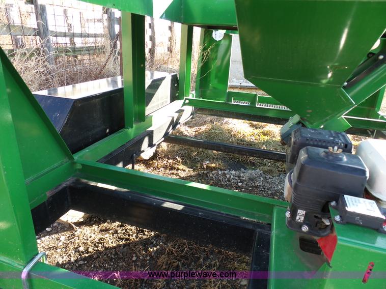 image for item K7622 Patriot 100 seed tender