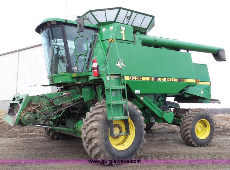 image for item K7625 1997 John Deere 9500 SideHill RWA combine