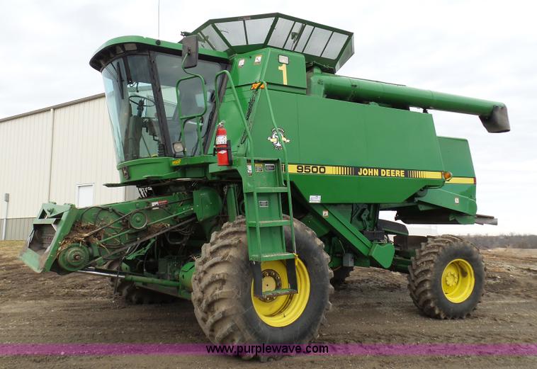image for item K7625 1997 John Deere 9500 SideHill RWA combine