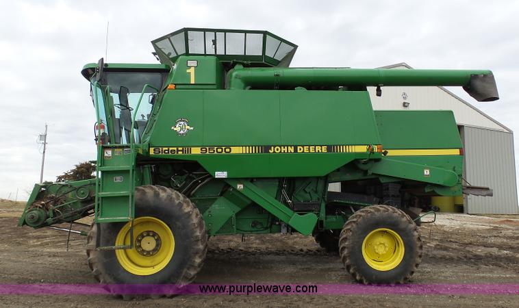 image for item K7625 1997 John Deere 9500 SideHill RWA combine
