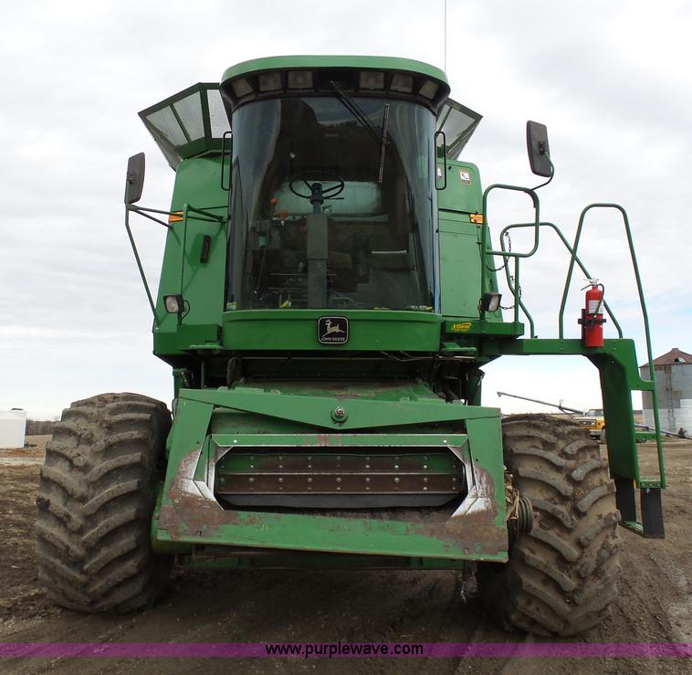 image for item K7625 1997 John Deere 9500 SideHill RWA combine