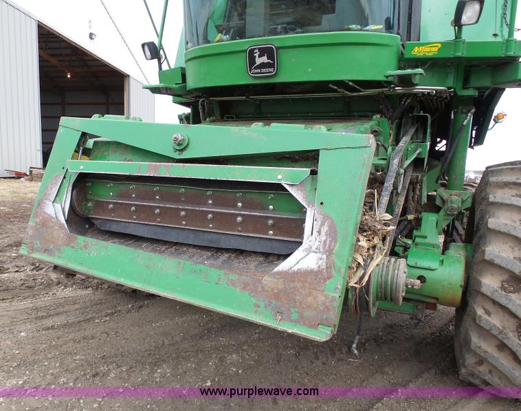 image for item K7625 1997 John Deere 9500 SideHill RWA combine