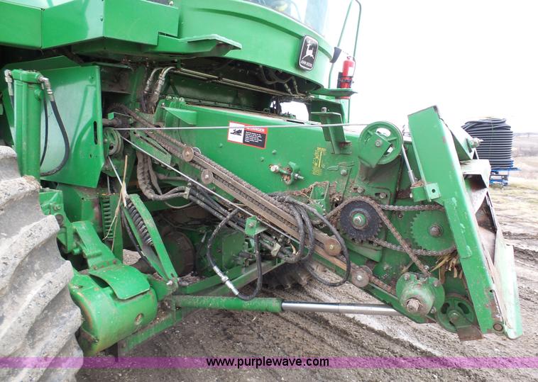 image for item K7625 1997 John Deere 9500 SideHill RWA combine