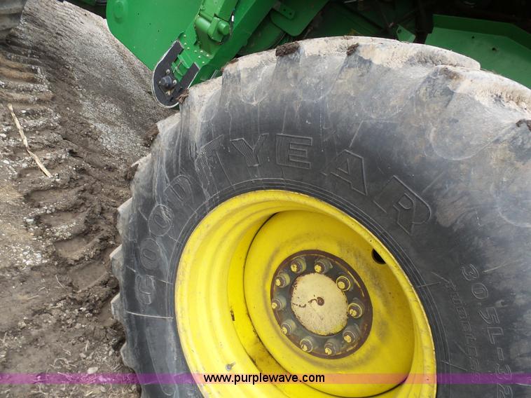 image for item K7625 1997 John Deere 9500 SideHill RWA combine