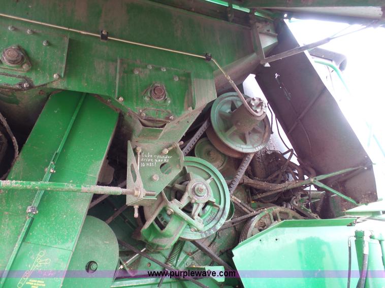 image for item K7625 1997 John Deere 9500 SideHill RWA combine