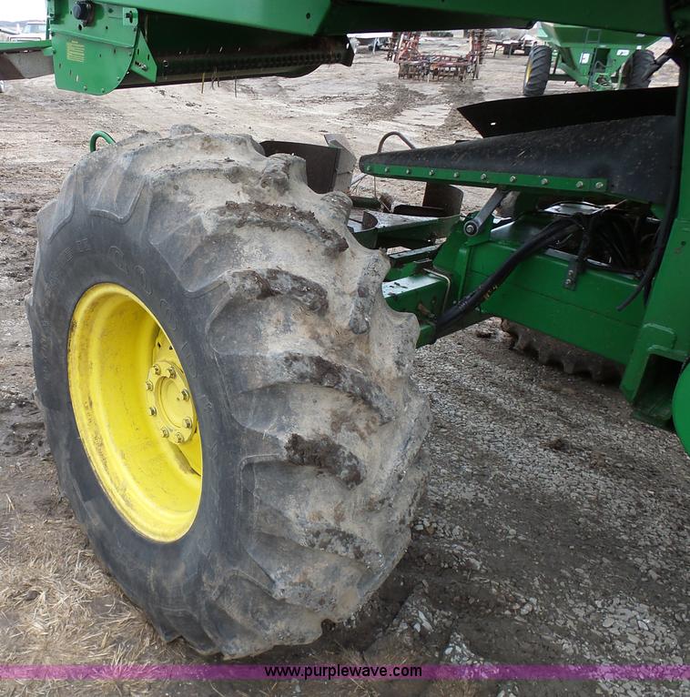 image for item K7625 1997 John Deere 9500 SideHill RWA combine