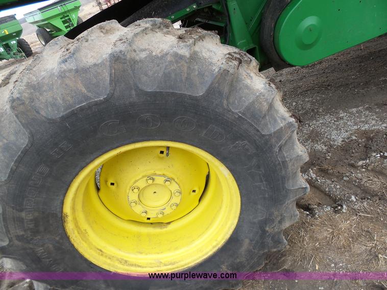 image for item K7625 1997 John Deere 9500 SideHill RWA combine