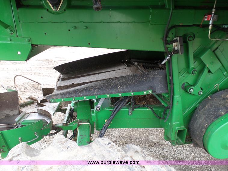 image for item K7625 1997 John Deere 9500 SideHill RWA combine